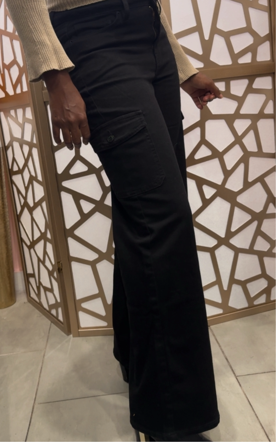 Wide leg cargo jeans