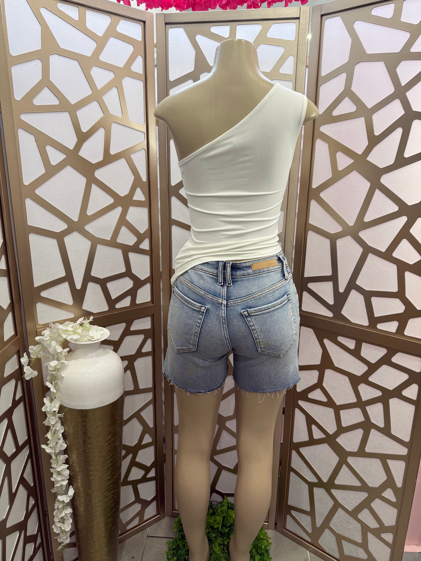 One-shoulder Knotted Asymmetrical Top