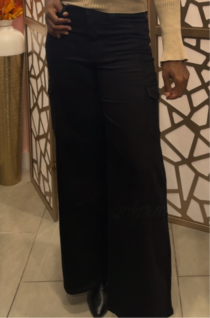 Wide leg cargo jeans