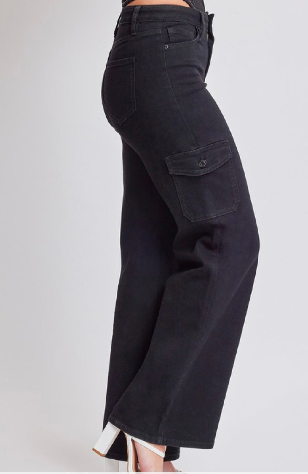 Wide leg cargo jeans