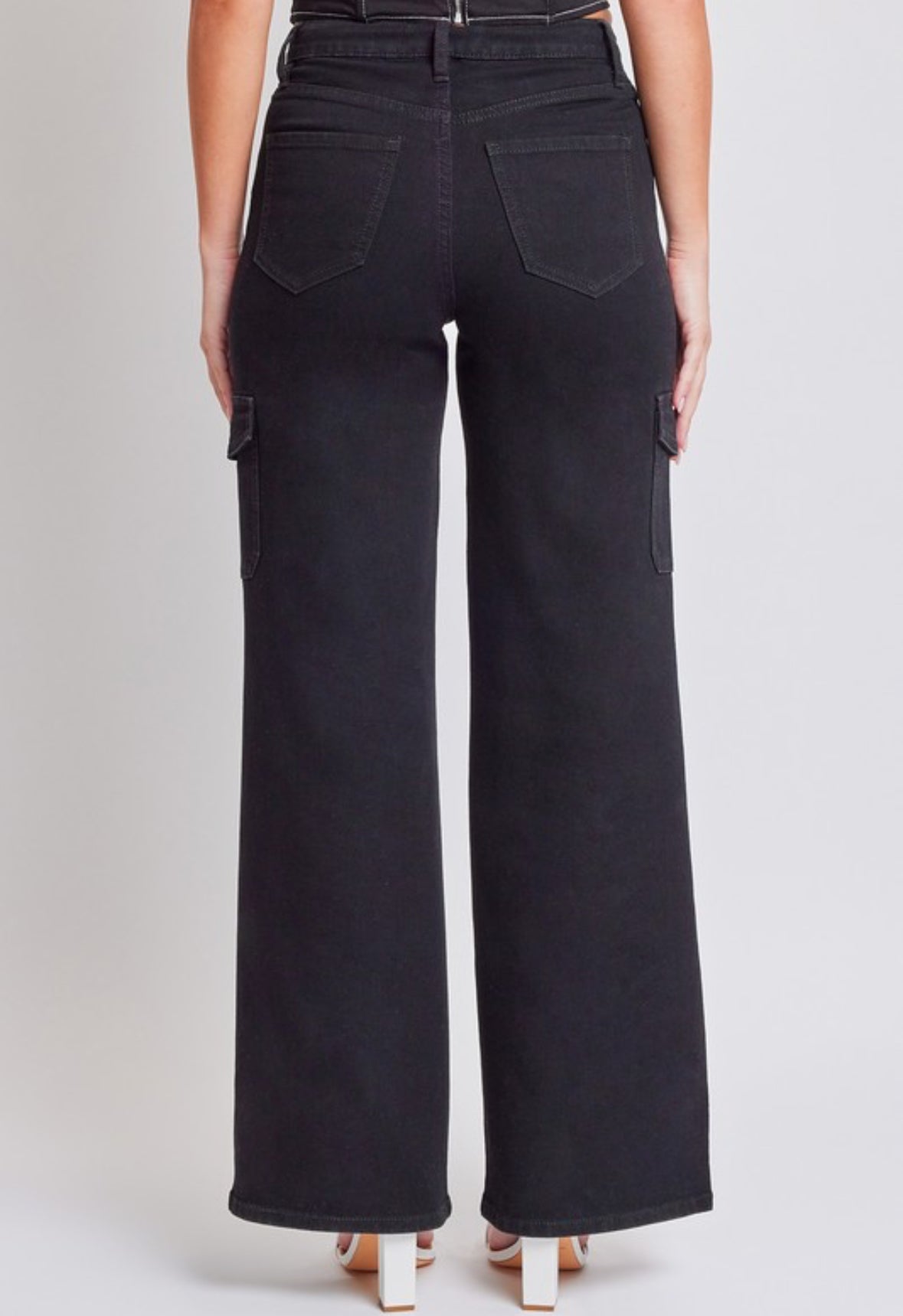 Wide leg cargo jeans